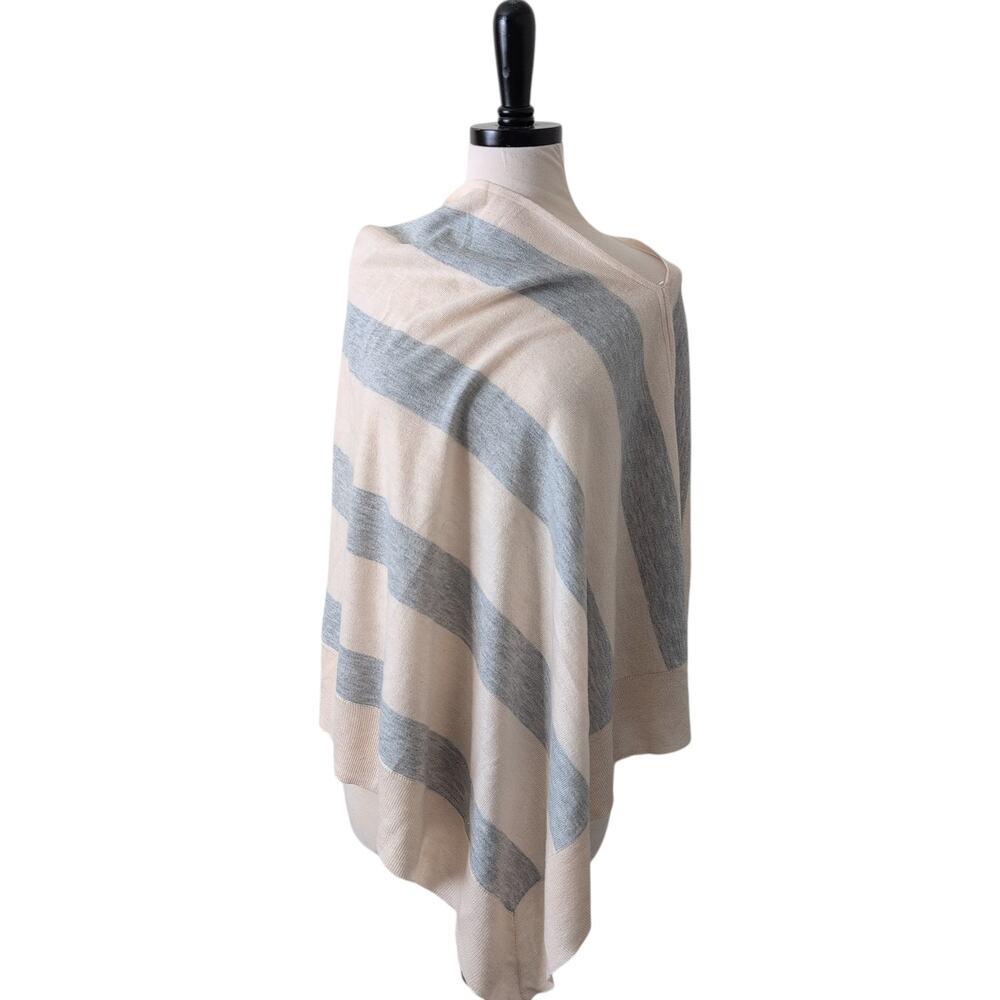 Kerisma Women’s Wool Blend Poncho Shawl OS Asymmetrical Ivory Grey Stripes‎ EUC